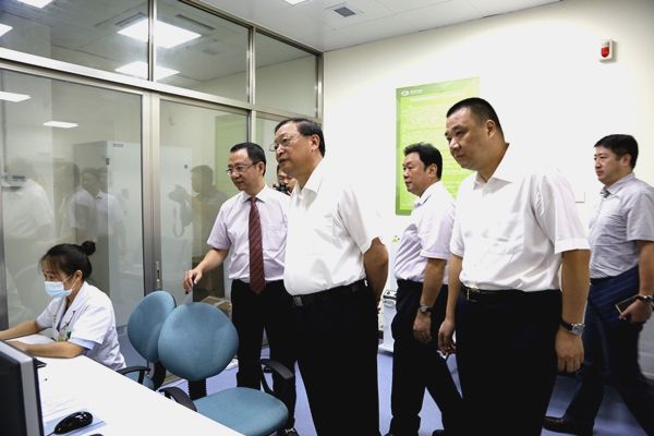 國家衛計委副主任王國強到康美醫院調研